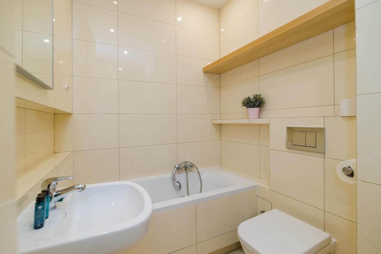 Shortstaypoland Plac Dabrowskiego B140 วอร์ซอ ภายนอก รูปภาพ